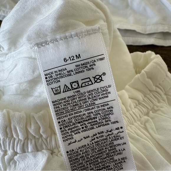 Old Navy Baby Girls 6-12 months White 2 Piece Eyelet Lace Trim Dress Set Wedding - Picture 5 of 5